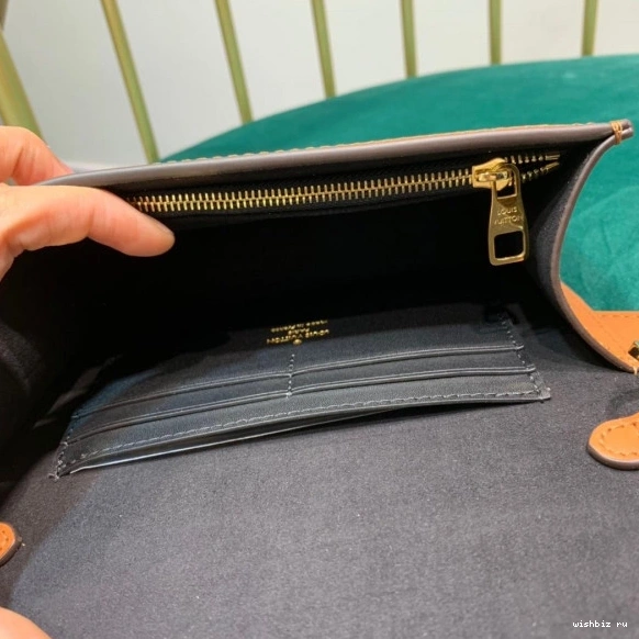 WIS BUMBAG VUITTON DAUPHINE LOUIS 1029